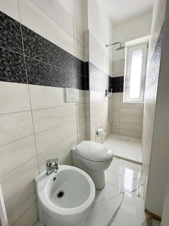 Wh - Cuore Home - Attico Monolocale Con Parcheggio Gratuito - 5 Minuti Dal Centro - Wifi 산레모 외부 사진